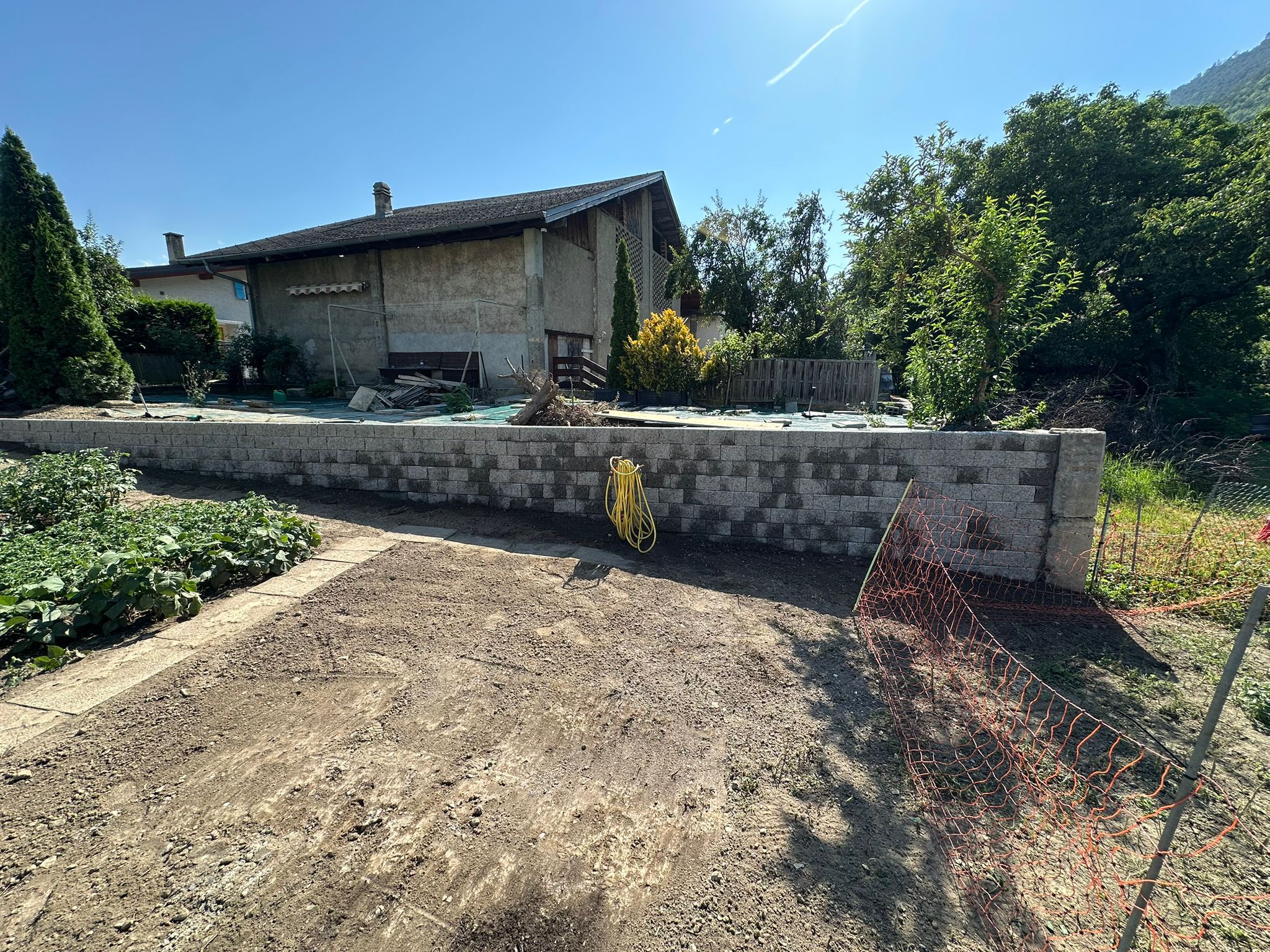 mur-en-pierre-valais-suisse